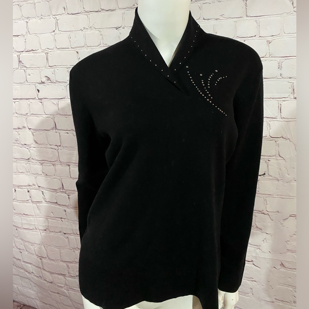 Élégant black rhinstone sweater
